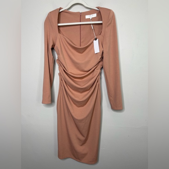 Astr The Label NWT Peach Square neck Bodycon Midi Long Sleeve Dress Sz M - Picture 3 of 11